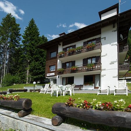 Garni Bucaneve Madonna Exterior foto